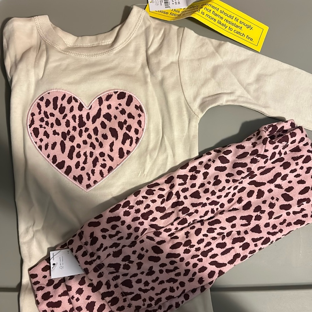 Gap toddler 2 piece snug fit pajamas